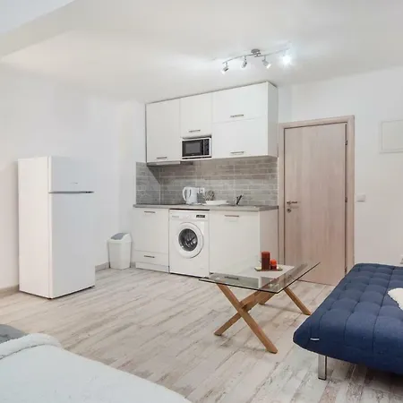 Apartment Seafront Private Studio *